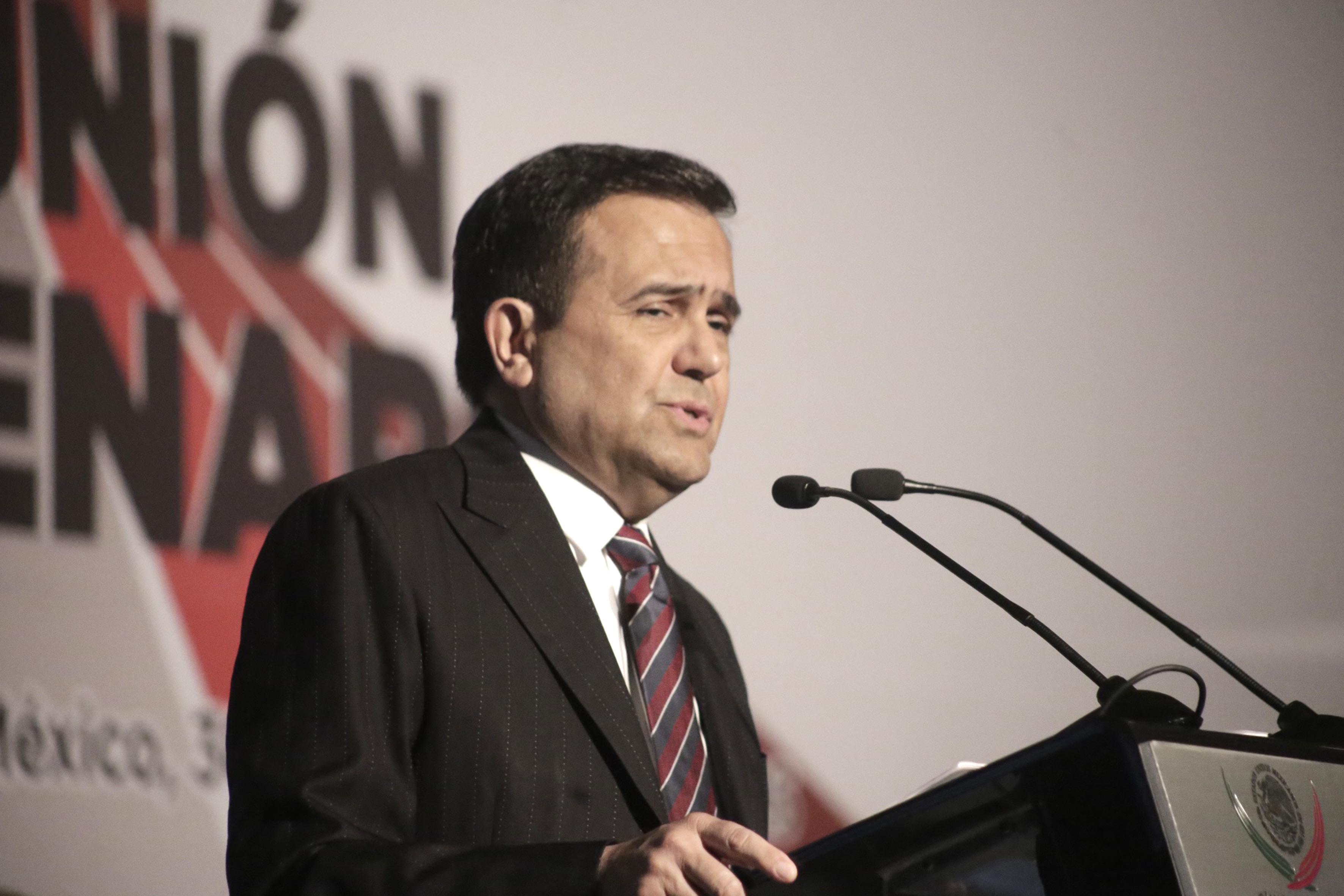 Habrá ajuste presupuestal en todos los proyectos de la SE: Guajardo