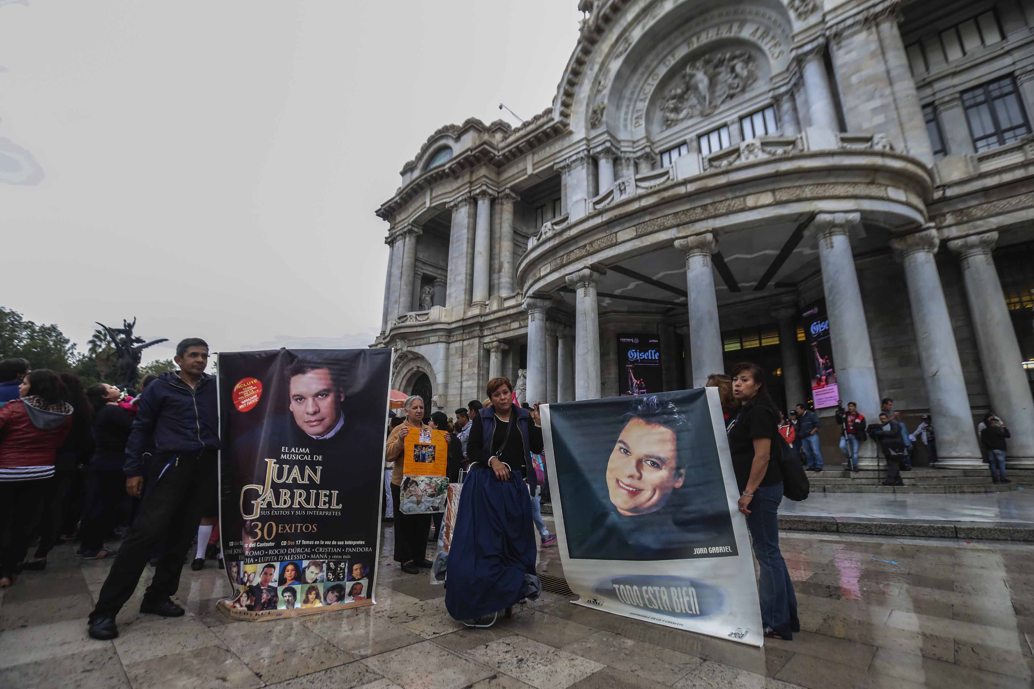 Más artistas se suman al homenaje a Juan Gabriel en Bellas Artes