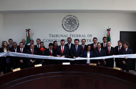 Diálogo y conciliación, indispensables para superar diferencias: Osorio Chong