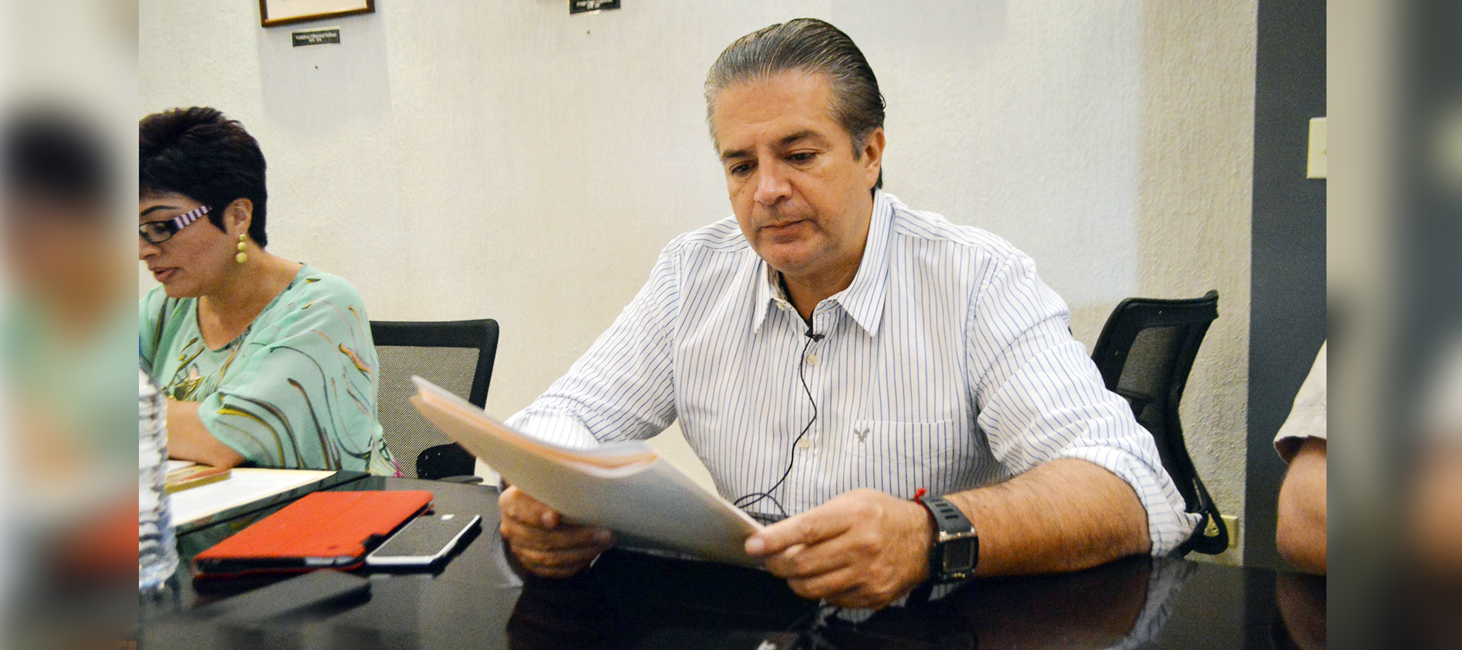 “Póngase a trabajar” le <br>pide el PRI a Lenin Pérez