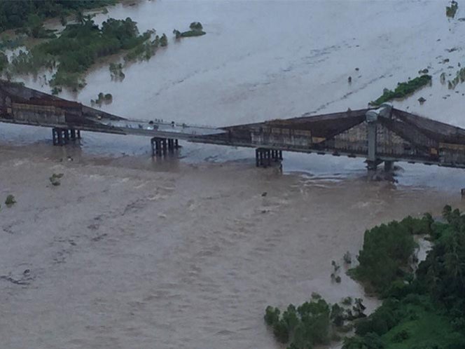 Se desborda río en Guerrero; al menos 200 personas atrapadas