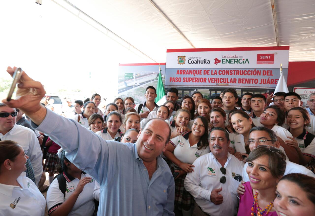 Inicia Gobernador construcción de paso vehicular en Sabinas