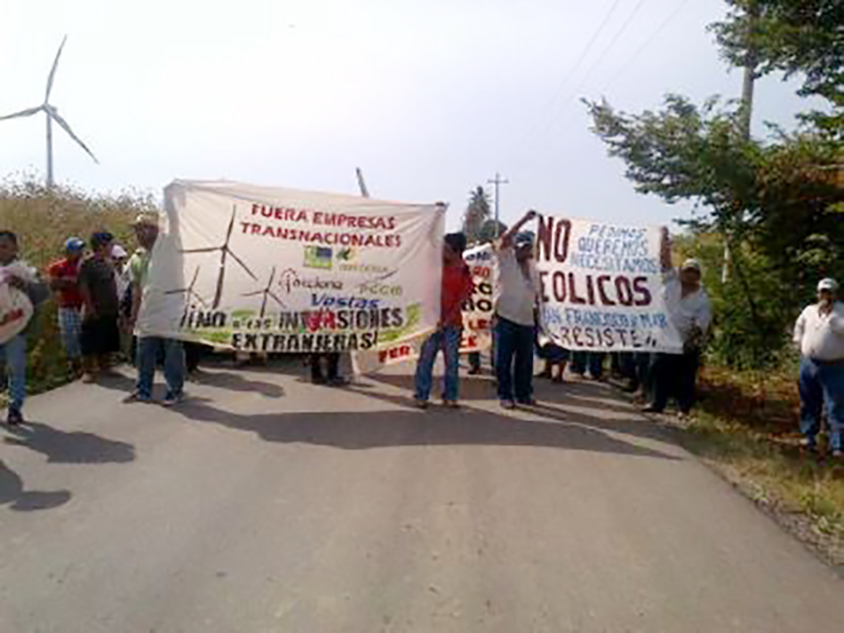 Campesinos bloquean parques eólicos en protesta contra Gamesa