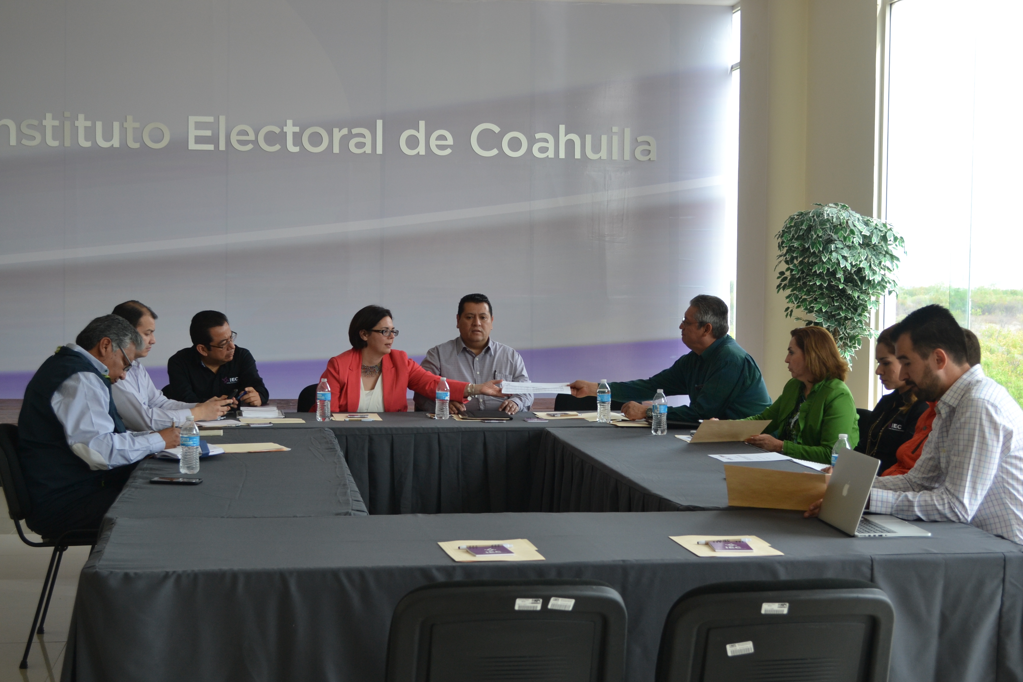 Autoriza IEC 176 mdp para campañas electorales en Coahuila