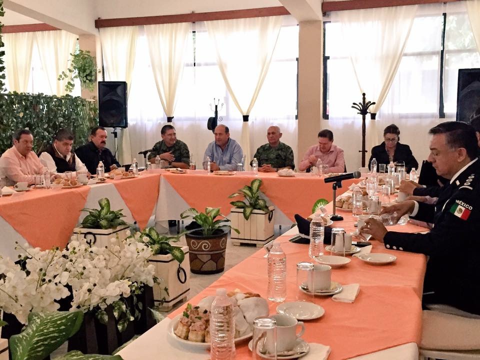Encabeza Rubén reunión de seguridad <br>con Gobernador de Durango