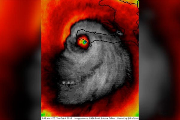 Impacta en redes rostro formado por ojo del huracán Matthew