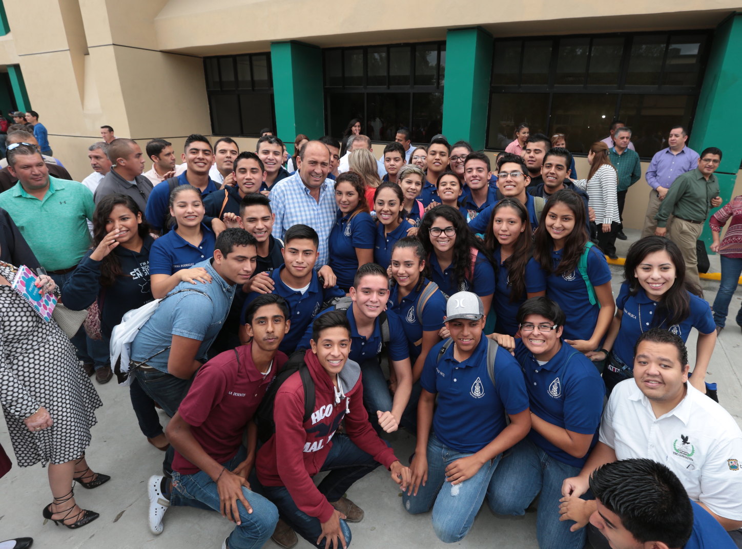 Encabeza Rubén una jornada <br>más de “100 obras en un día”