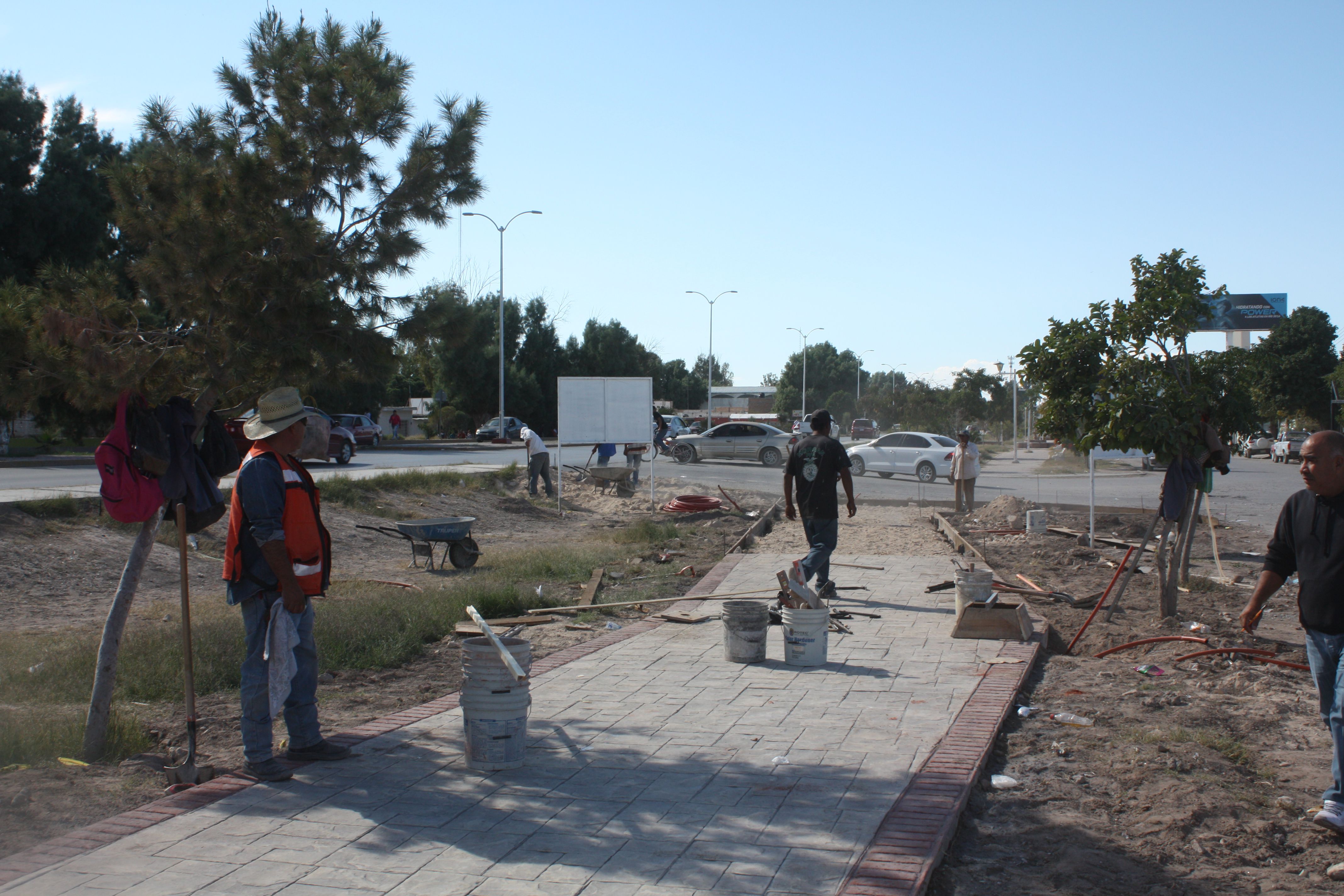 Presenta 65% de avance rehabilitación de andador Carranza en San Pedro