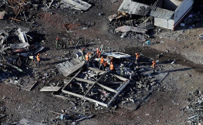 “Topos” recorren sitio de la explosión en Tultepec