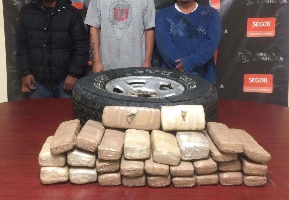 Incautan llanta de refacción con 14 kilos de marihuana; detiene Fuerza Coahuila a tres