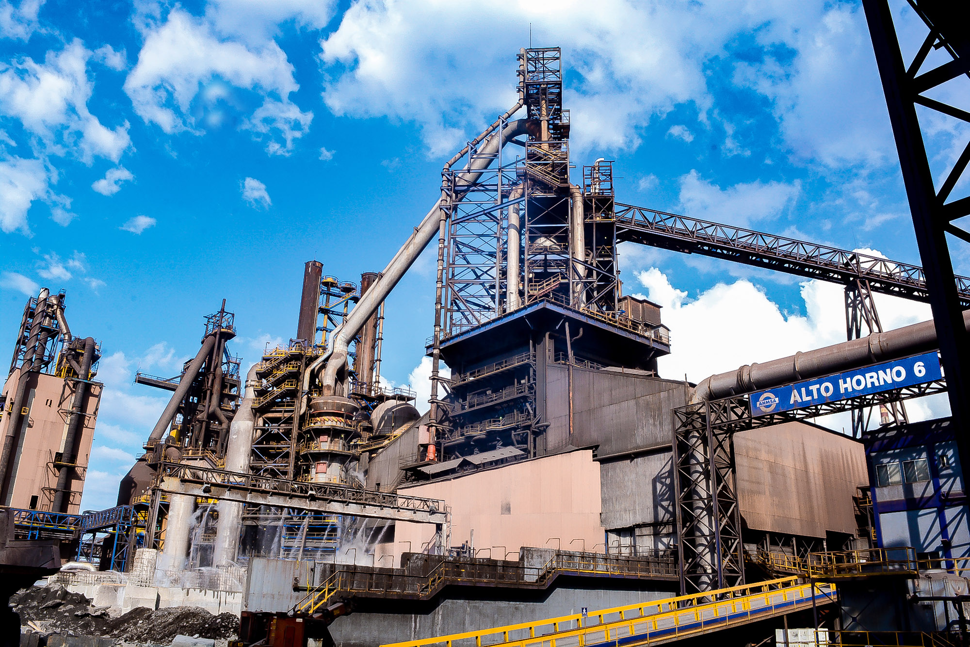 Se mata obrero en AHMSA