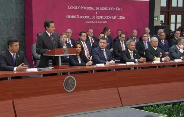 Entrega EPN el Premio Nacional de Protección Civil 2016