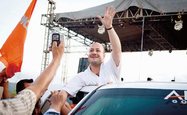 Edil de Guadalajara pone “a prueba” a periodistas