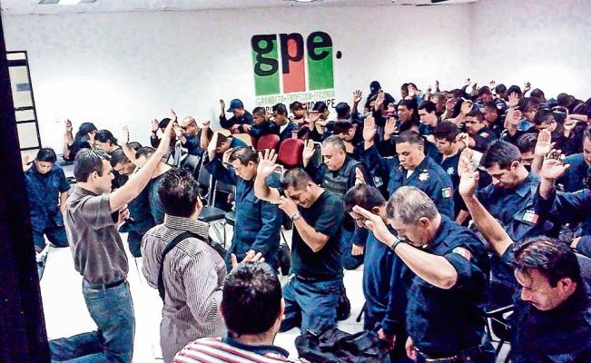 Se arman con la fe contra la violencia