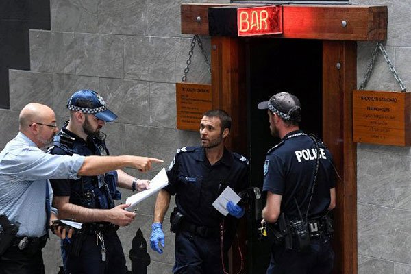 Joven actor muere de un balazo en el rodaje de un video musical