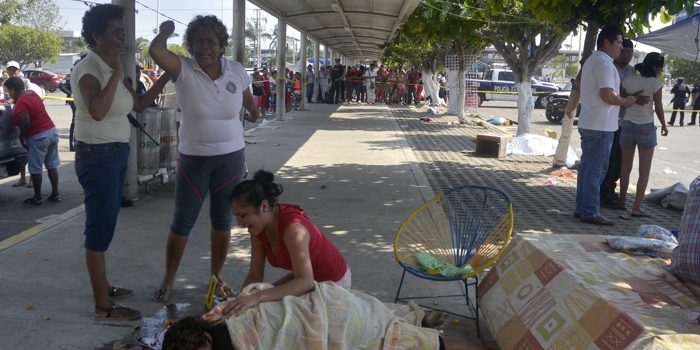 Balean a 6 frente a centro comercial de Acapulco