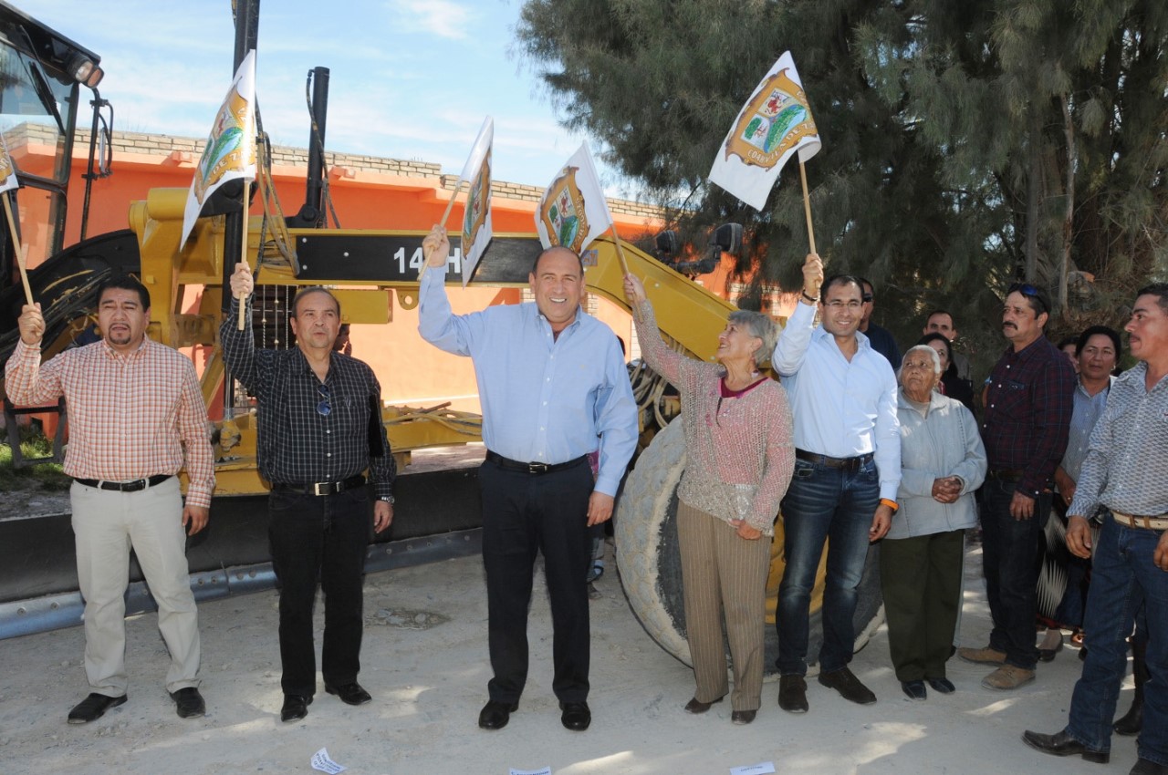 Arranca Rubén Moreira pavimentación en Saltillo
