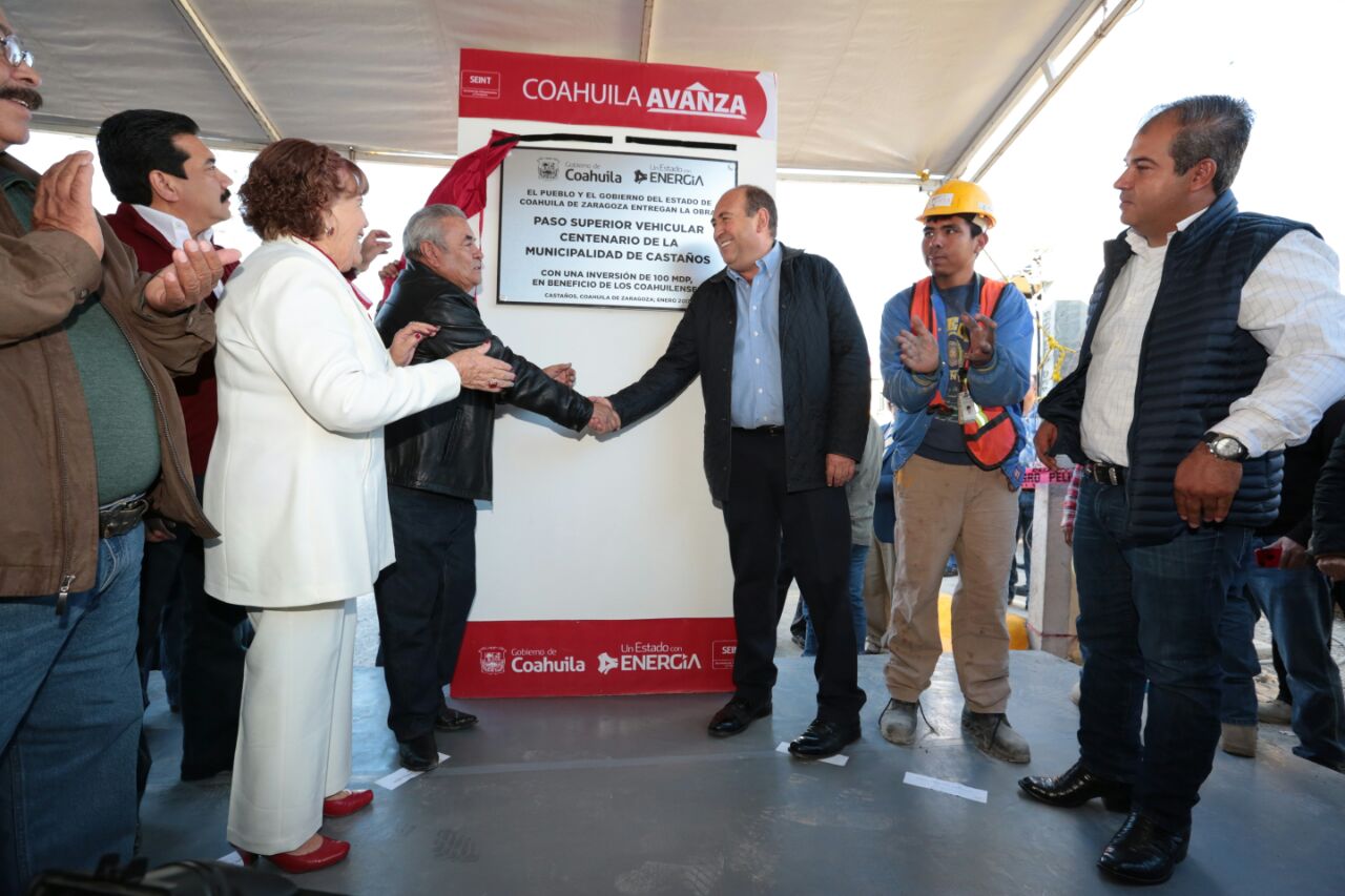 Entrega gobernador más infraestructura vial para Coahuila