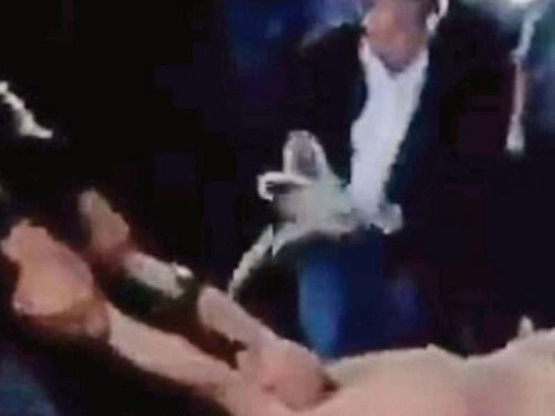 Desnudan a niño tzotzil acusado de robar una casa