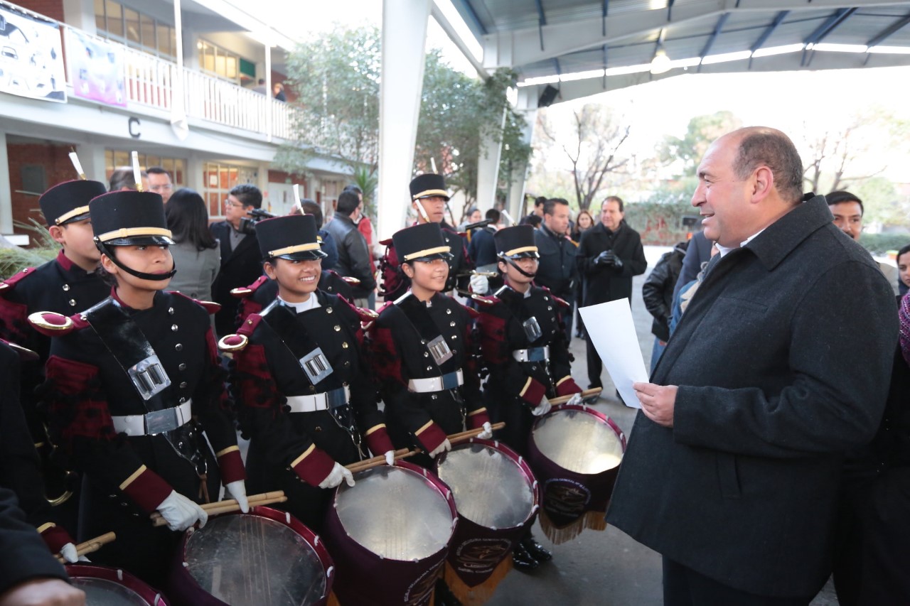 Siéntanse orgullosos de ser mexicanos: RMV a estudiantes