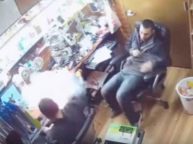 Video: Explota iPhone en las manos de un joven