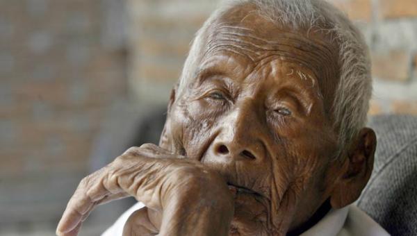 “Yo sólo quiero morir”: El hombre más longevo del mundo