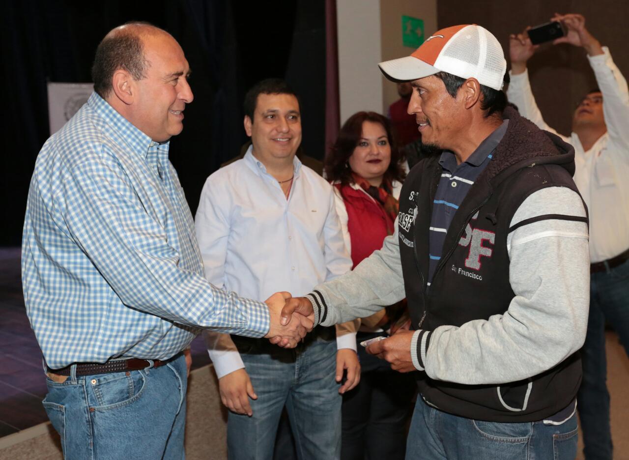 Entrega Gobernador recursos de empleo temporal