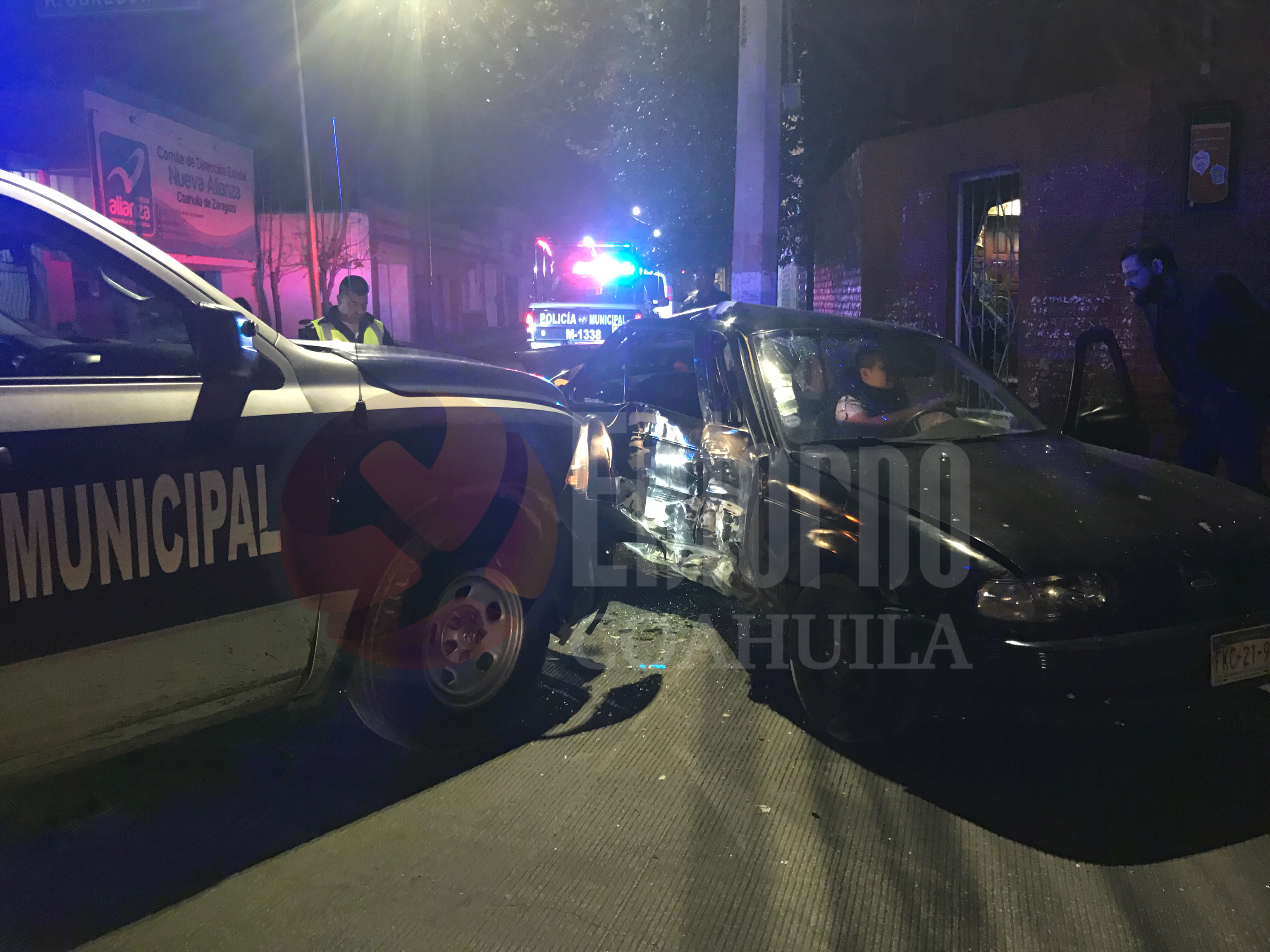 Provocan policías municipales de Saltillo aparatoso choque
