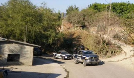 Rescatan a los 5 policías de Aquila, Michoacán, secuestrados
