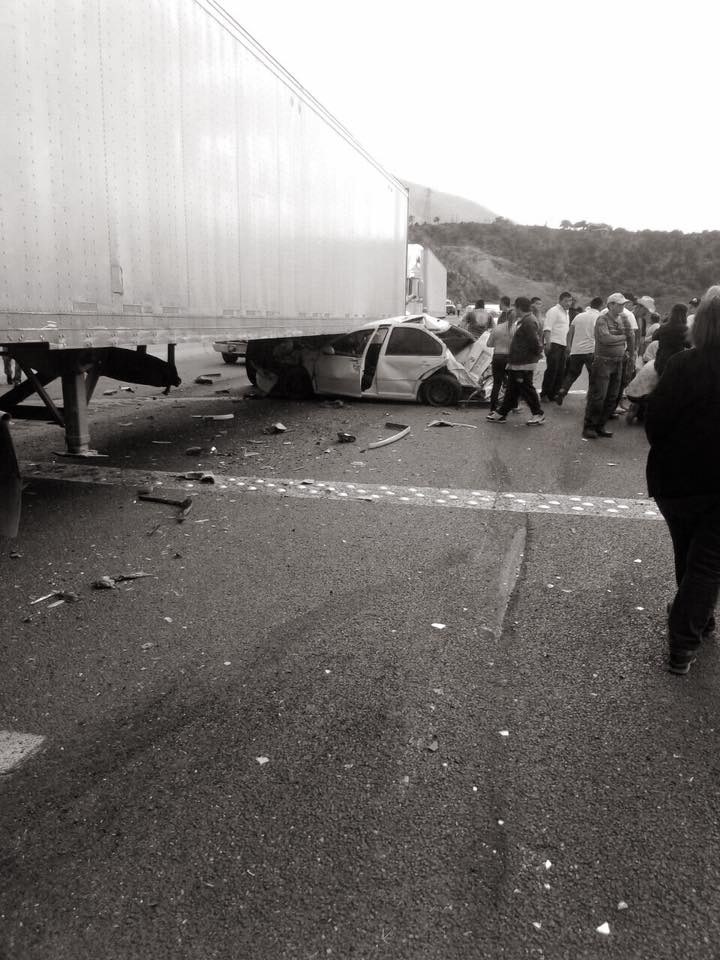 Fuerte accidente en “Los Chorros”; deja mas de 10 lesionados