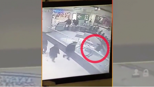 Joven se tira desde cuarto piso tras discutir con su novia