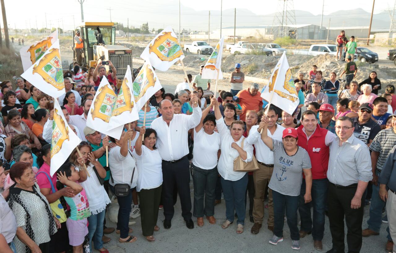Pavimenta Rubén calles de Saltillo