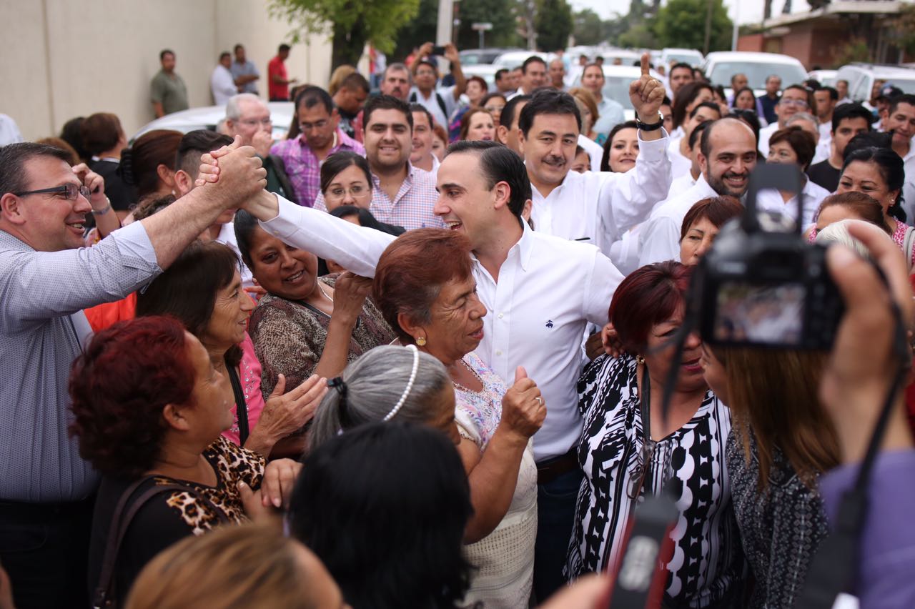 Se registra Manolo Jiménez <br>como candidato a alcalde de Saltillo