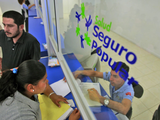 Esperan reafiliación de 12 millones al Seguro Popular