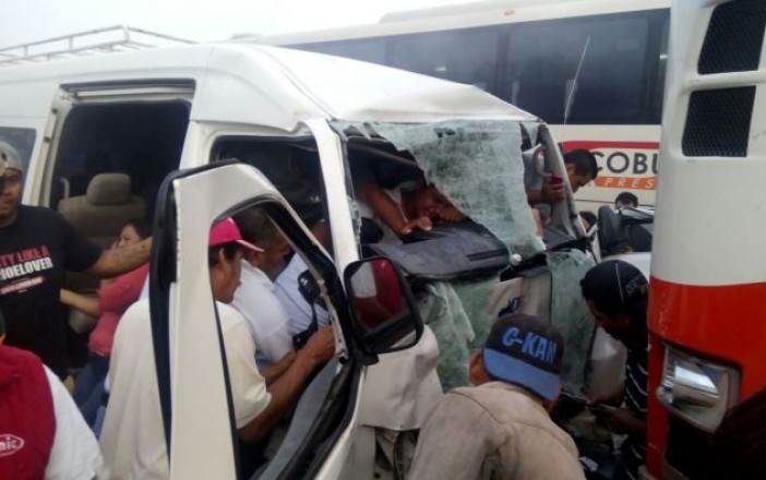 Coche múltiple deja al menos un muerto y 6 heridos en Tabasco