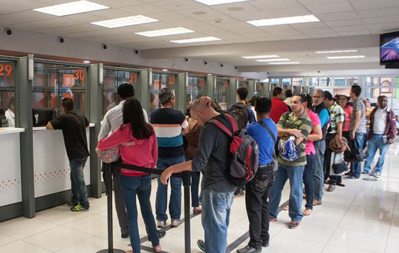 Bancos no abrirán el lunes 20 de marzo