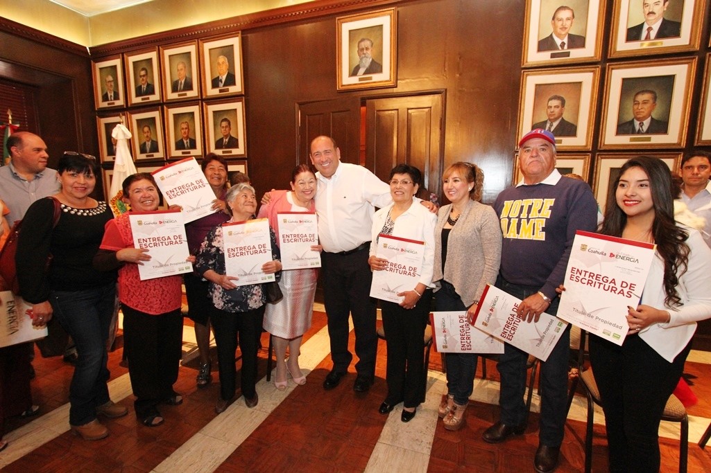 161 mil escrituras entregadas en la administración de RMV: Meta superada