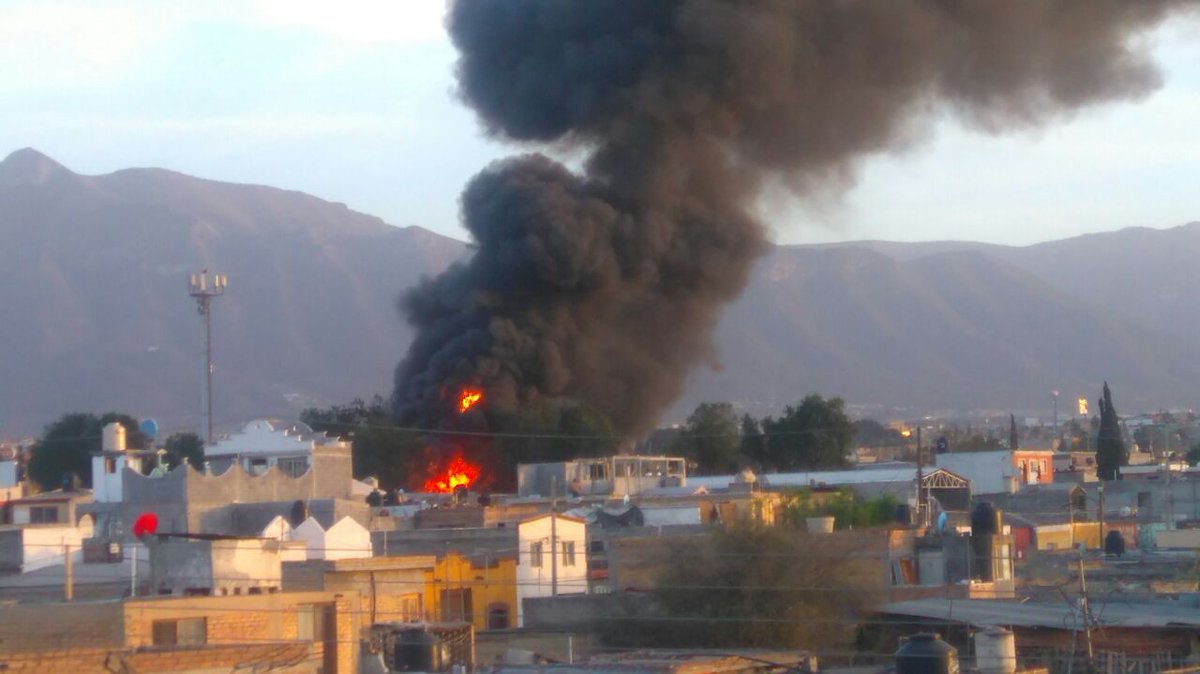 Alarma fuerte incendio en zona Centro de Saltillo