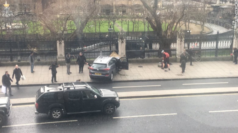 Se registra incidente con armas de fuego a las afueras del Parlamento en Londres