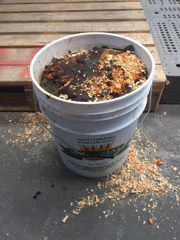 Hallan marihuana en cubetas de mole en Puebla