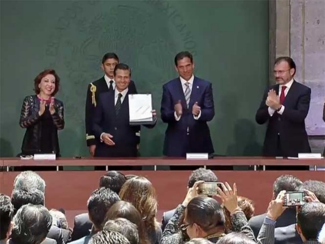 Peña Nieto promulga Ley General de Educación en favor de dreamers