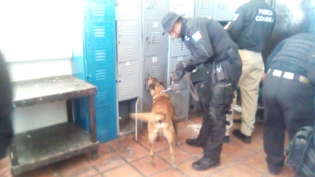 Realizan operativos de revisión en centros penitenciarios de Coahuila