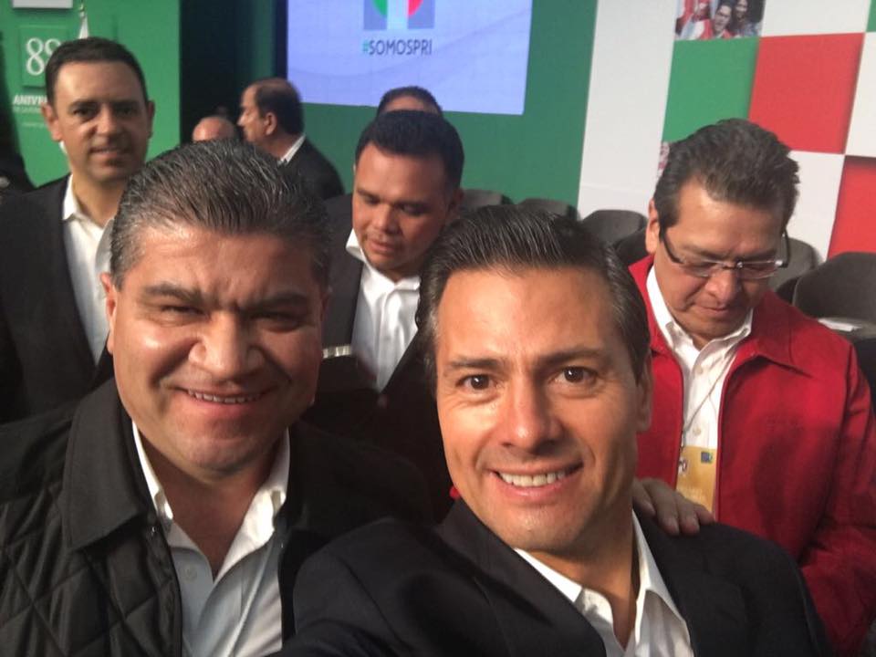 Acompaña Riquelme a Peña Nieto <br>en celebración de aniversario del PRI