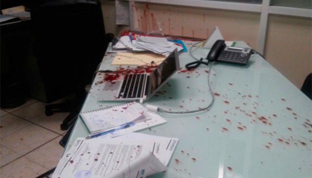 Apuñala alumno a directivo universitario