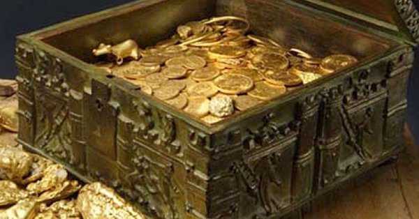 Encuentran en un río de China un tesoro de más de 10.000 objetos de oro y plata