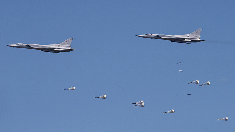 Aviones bombardean ciudades sirias de Idlib y Daraa con “polvo blanco”