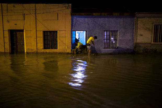 Reportan inundaciones en Castaños
