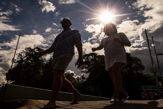 Usar lentes para proteger los ojos del Sol, vital durante vacaciones