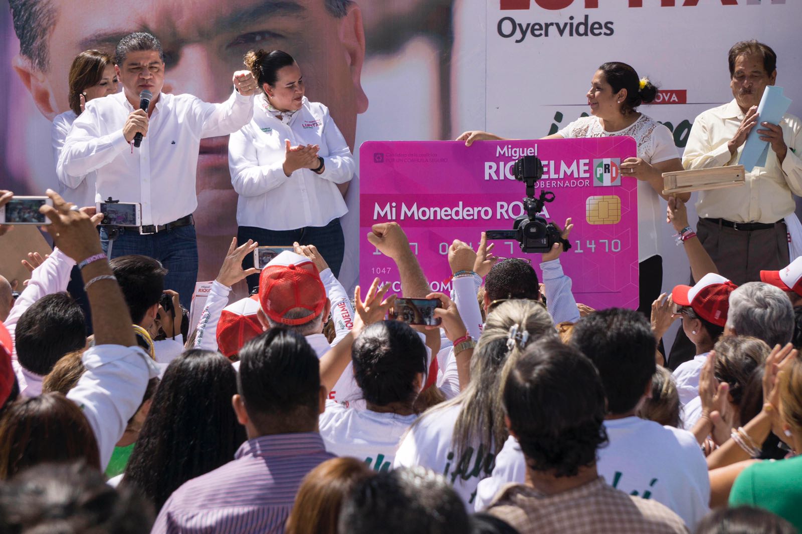 Anuncia Riquelme el “Monedero Rosa”