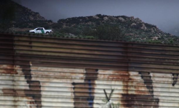 Dueños de tierras en Texas se oponen a construcción de muro fronterizo